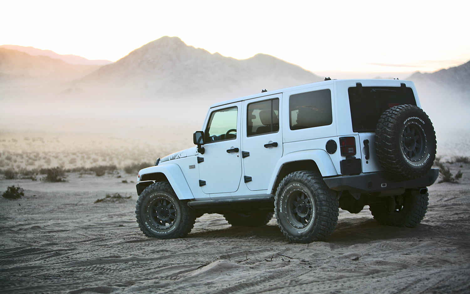 XPLORE-2012-Jeep-Wrangler-Unlimited-Rubicon-rear-view